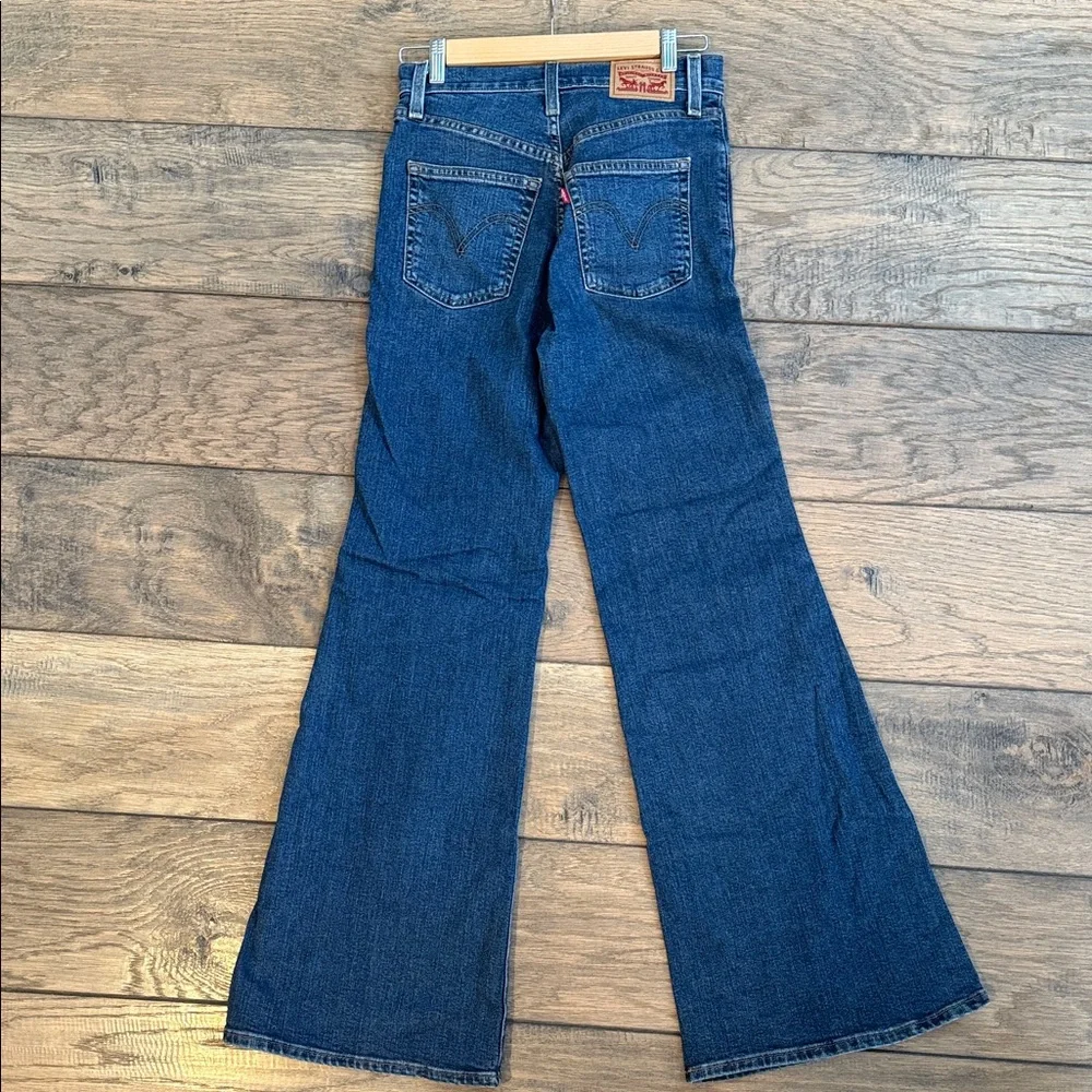 Stylish Indigo Wide Leg Jeans for Women - Picture 3 of 3